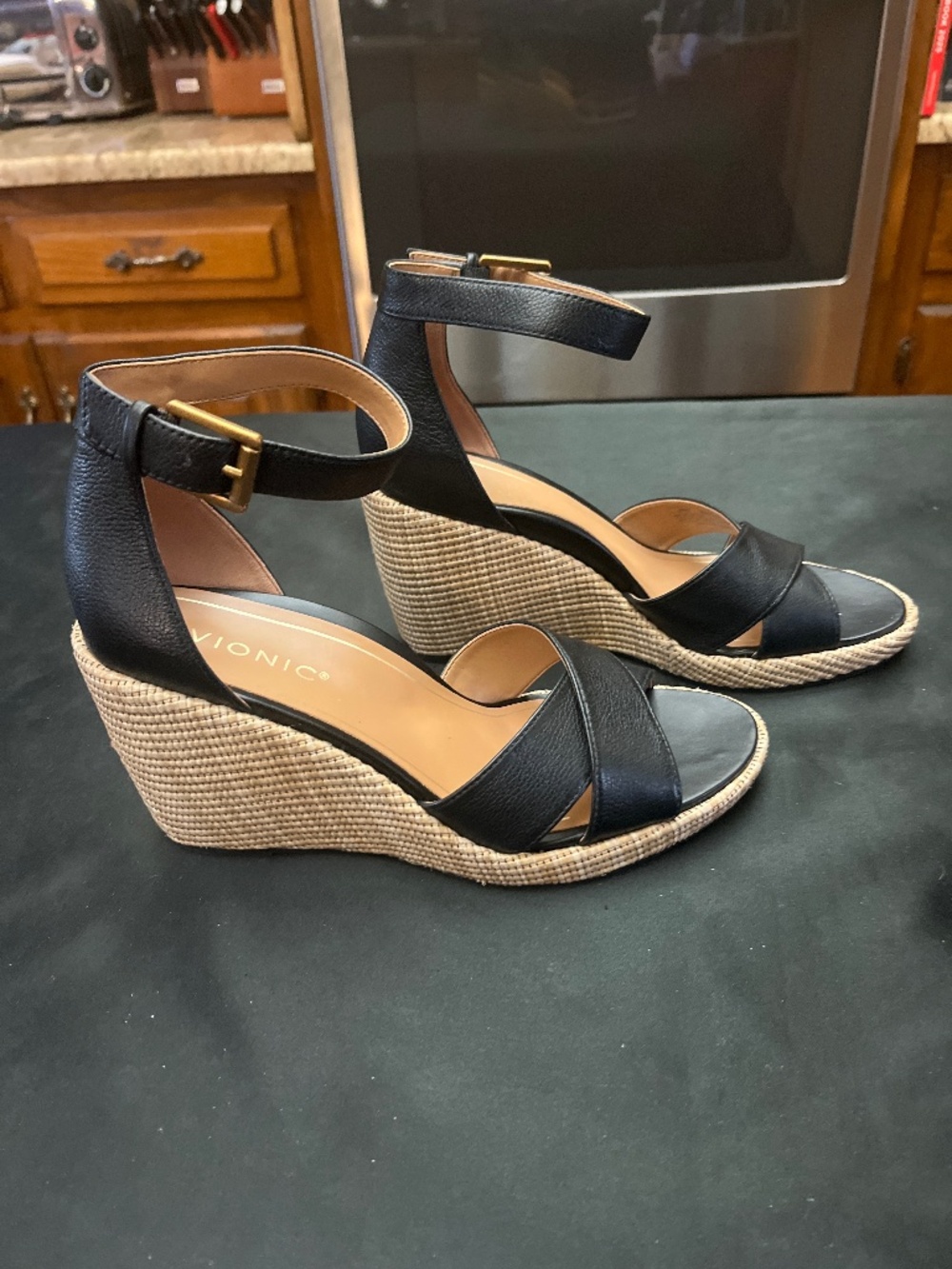 Like New Black/Tan Vionic Ankle Strap Wedge Sandals. Size 8.5 Med.